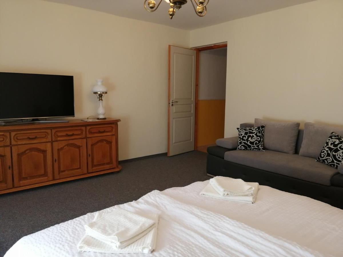 Flora Apartmanok Kehidakustány Exterior foto