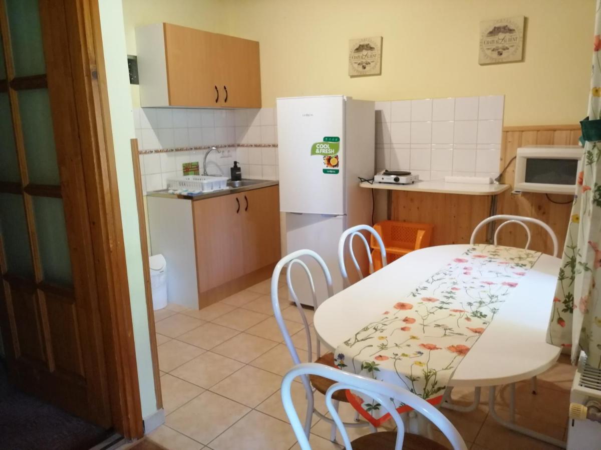 Flora Apartmanok Kehidakustány Exterior foto