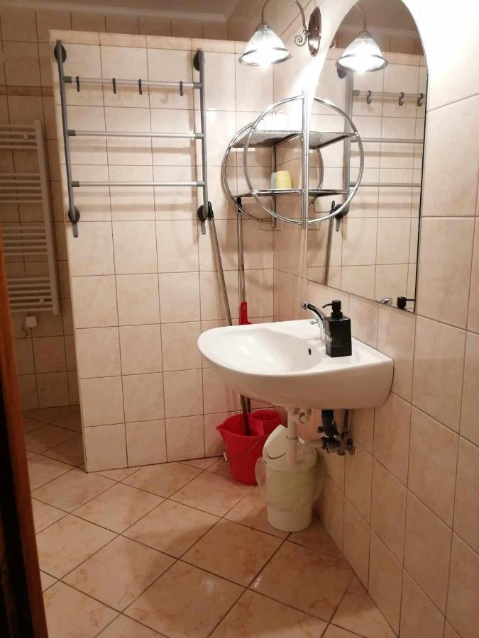Flora Apartmanok Kehidakustány Exterior foto